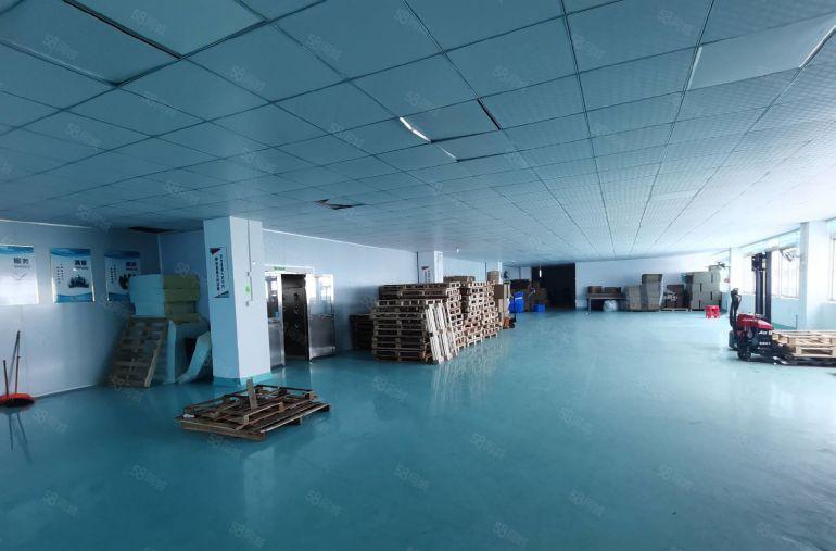 19元起租龙华地铁口工业区新出楼上带装修1980平厂房出租