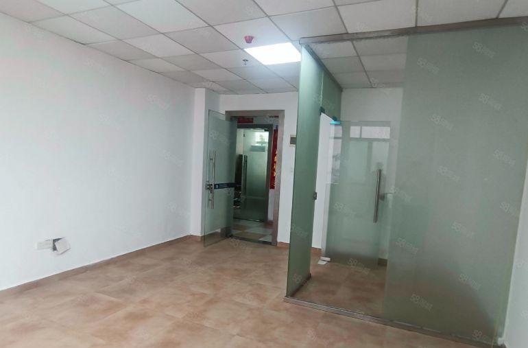 清湖地铁口精装修厂房出租80平带隔间空调