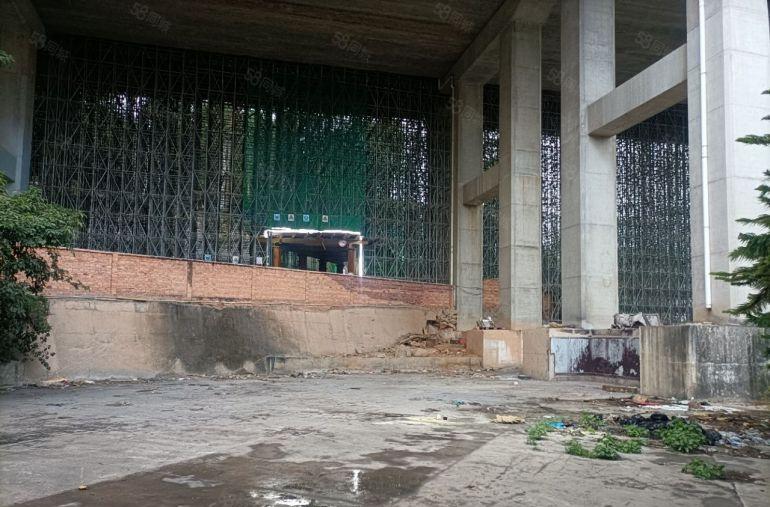 龙华独门独院3650平 前后超大空地 上下两层