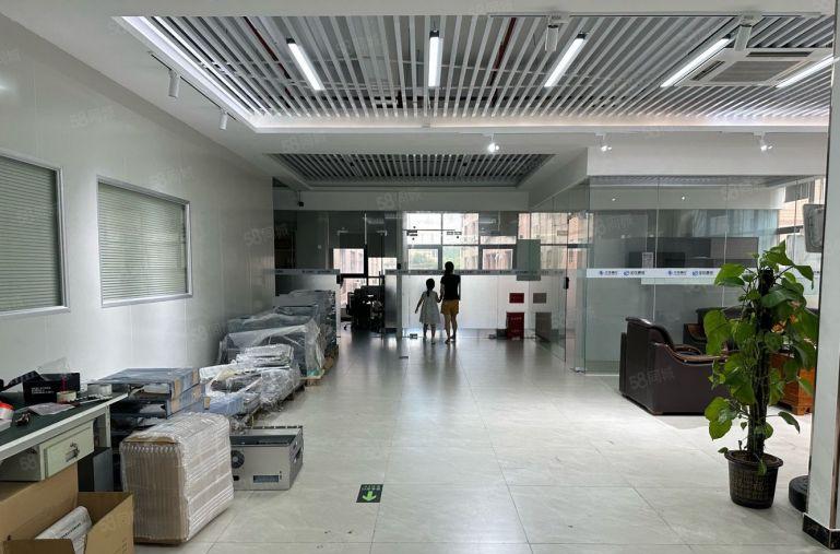 观澜地铁口1000平方原房东精装修带办公室红本厂房出租有无尘