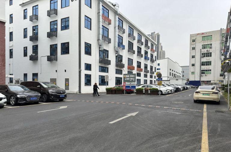 100至1600平龙华油松工业园厂房仓库出租，层高7米带阁楼