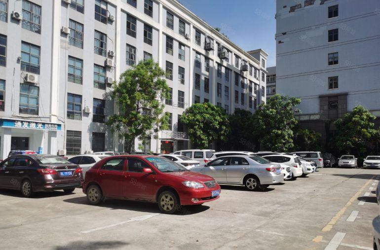 仲恺陈江，厂房仓库2000平低价11块出租，现成装修可分租。