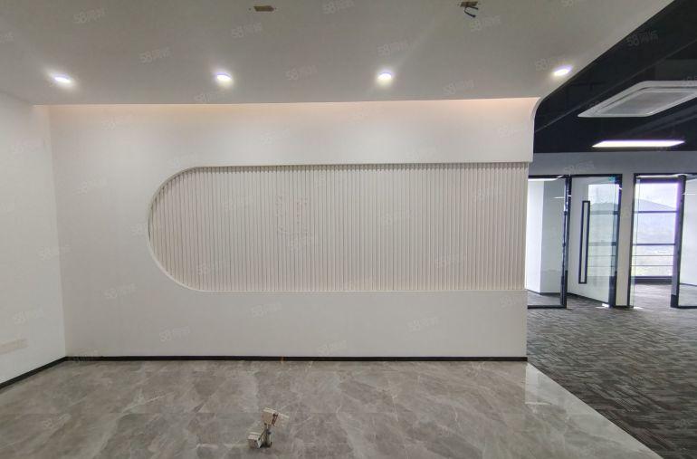 龙岗宝龙地铁站原房东科技园楼上带装修500平研发办公厂房出租