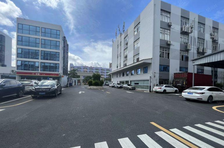 横岗六约红棉路边厂房出租1000平，层高6米，带卸货平台。