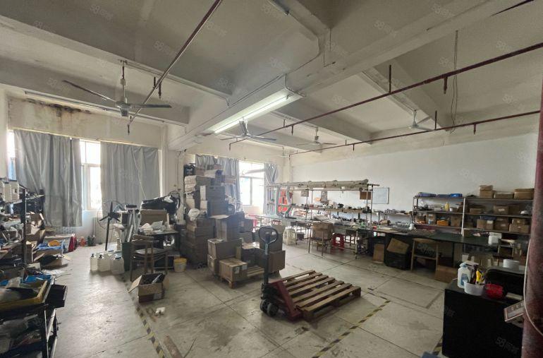 横岗六约地铁口大型园区出租带装修420平方，带消防喷淋