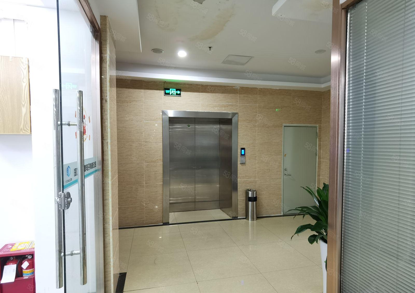 塘坑地铁站新出712平厂房，精装修，采光好