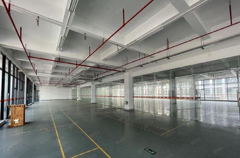 横岗厂房出租一二楼格2000平方带有现成装修可分租