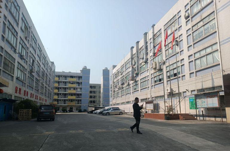 平湖埔城坳高速出口新出红本独院12800平厂房出租