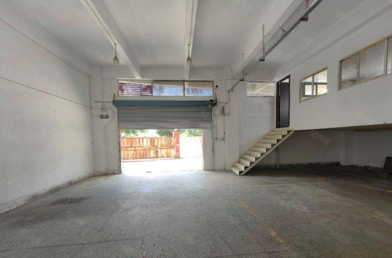 龙岗地铁口 一楼独院596平5米层高    超大空地