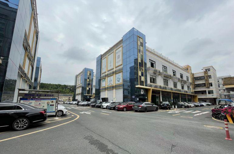 横岗四联地铁站旁电商园新出楼上300平带装修办公室出租