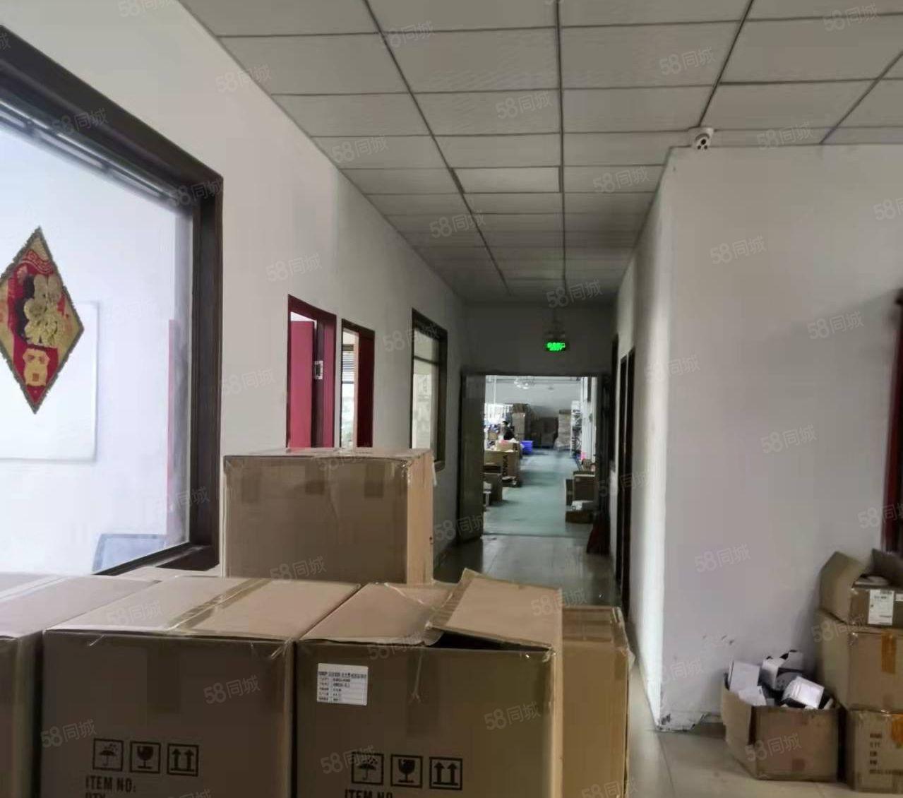 坂田环城路工业厂房5楼1350平方带装修，无转让费