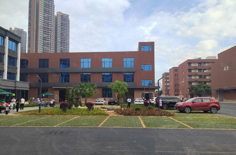 龙岗中心城电商孵化基地，精装修办公室加仓库，200平起低价租