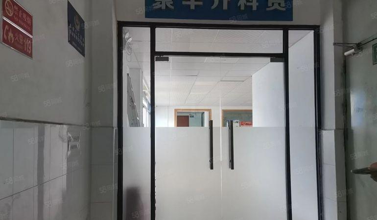 平湖辅城坳楼上500平，带办公室装修