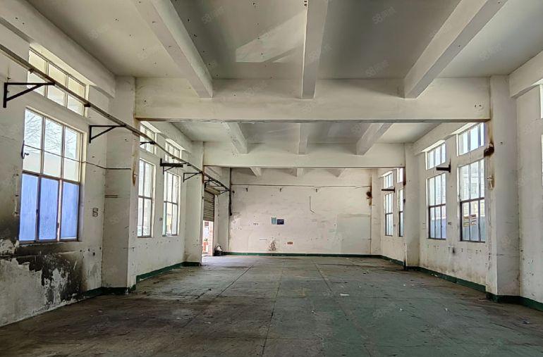 200平起分租龙岗爱联地铁站附近独院一楼1000平高4.8米