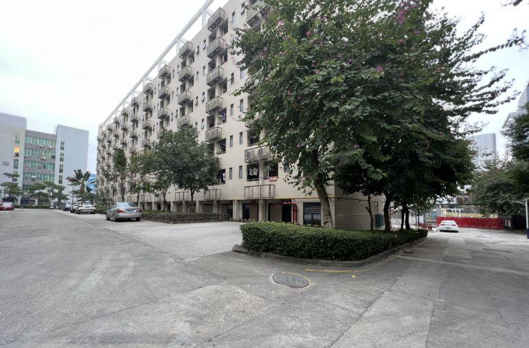 龙岗坪地村委厂房仓库出租1000平方起租形象好空地大可办环评