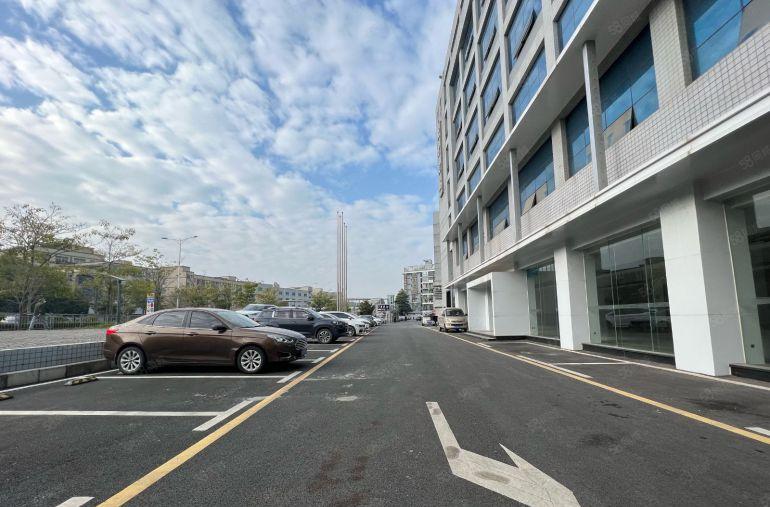 龙岗爱南路主干道工业厂房1200平出租适合展厅形象地段好