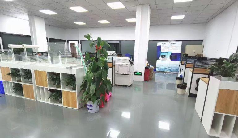 龙岗宝龙高新科技产业园原房东红本3楼800平方带装修大小可分