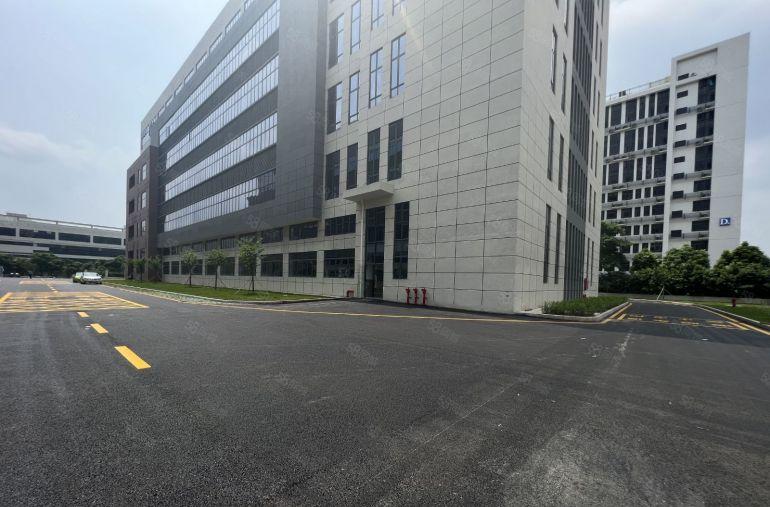 龙岗红本独院分租一楼厂房2650平方仓库出租空地大带卸货平台