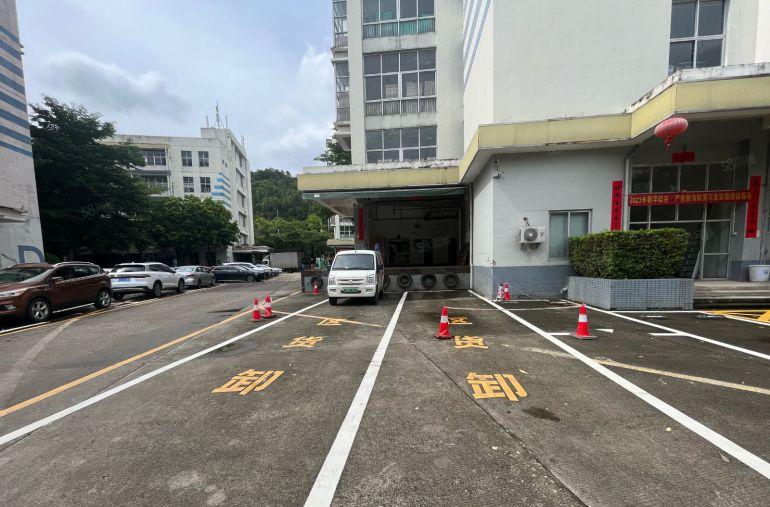 横岗永湖地铁出租一楼带卸货平台1000平方，可分500平方