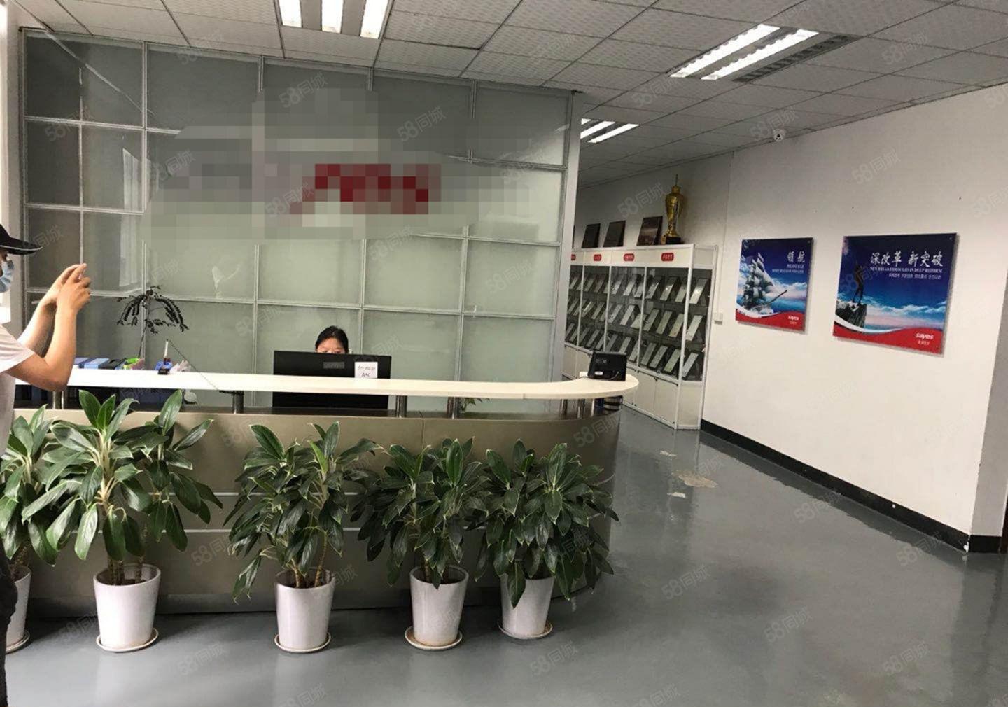 龙岗吉祥地铁口附近500平一楼带精装修厂房仓库出租现成办公室