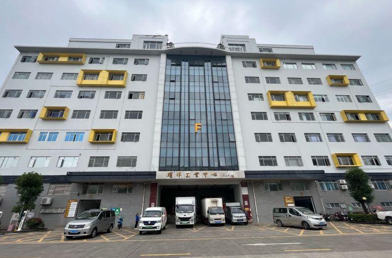 横岗六约地铁口出租1000平方带装修，可分500平方，好招工