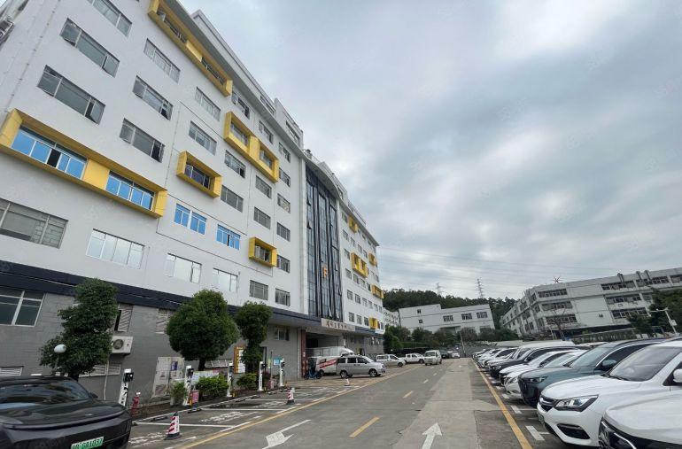 横岗六约地铁口出租1000平方带装修，可分500平方，好招工