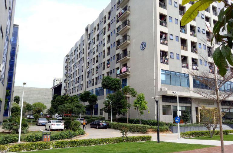 横岗六约大型工业园3楼1000平带精装修办公室仓库厂房出租