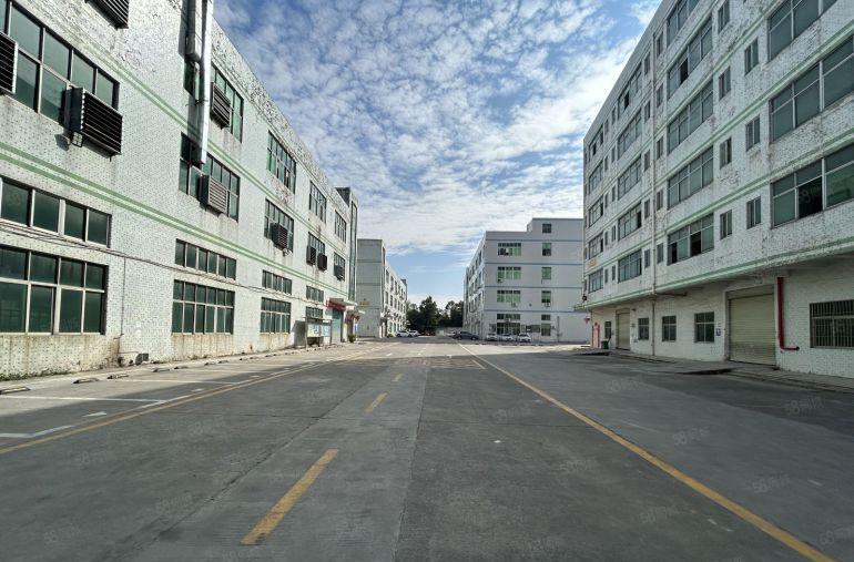 平湖华南城5000平红本厂房仓库原房东出租1000平起分租