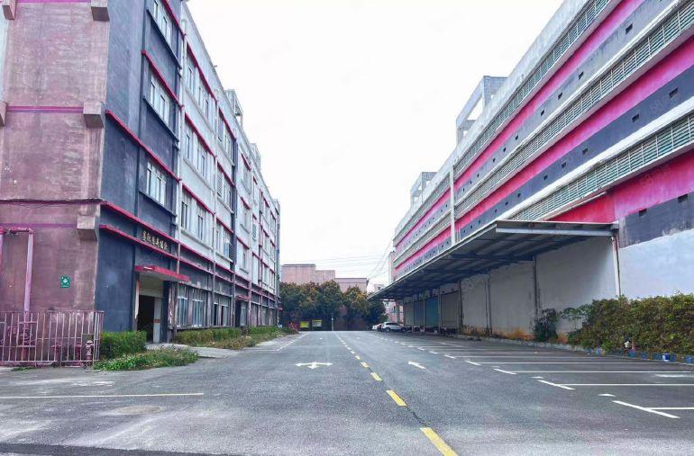 深圳龙岗低价一楼8米高红本厂房招租