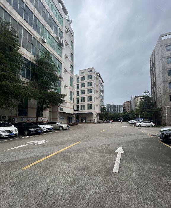 平湖木古地铁口达尔讯工业区一楼厂房出租800平米实用面积出租