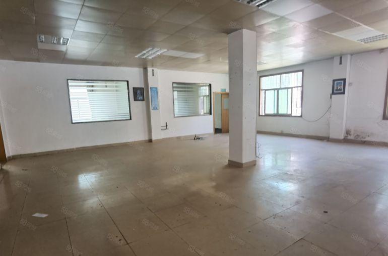 宝龙独门独院，总面积6130平首层高4.2米，近主干道形象好