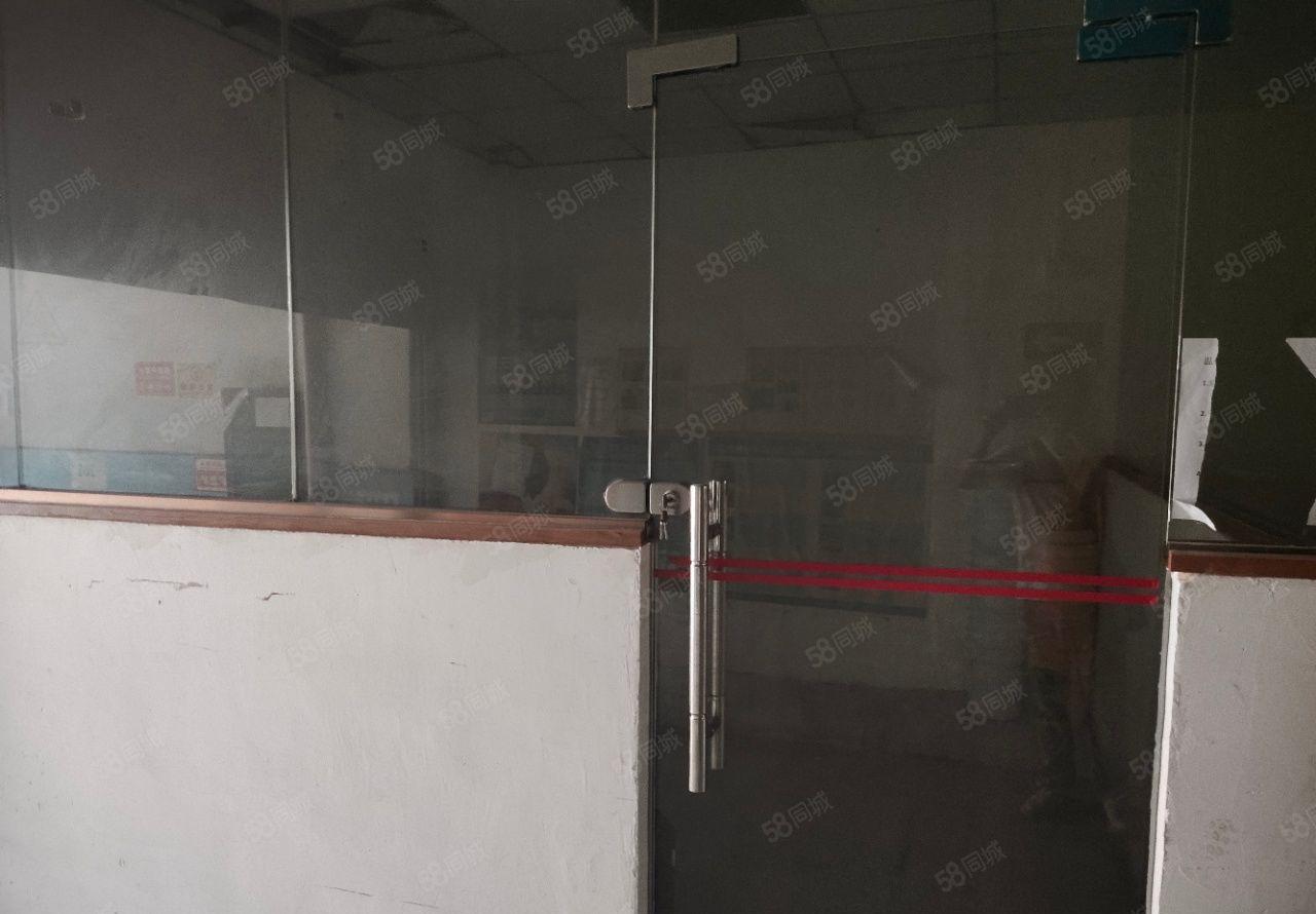 龙岗中心城爱联一楼厂房400平方710平方租金23元一平方