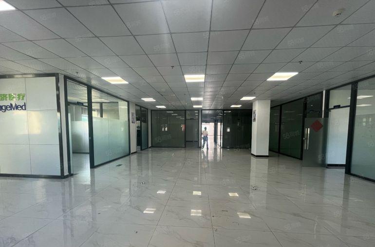 横岗地铁口主干道边电商厂房出租1000平方，豪华精装，水电齐