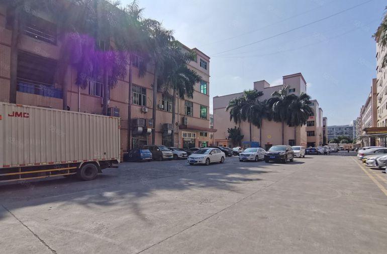 低价出租平湖辅城坳工业区8900平独院厂房仓库出租分租可环评