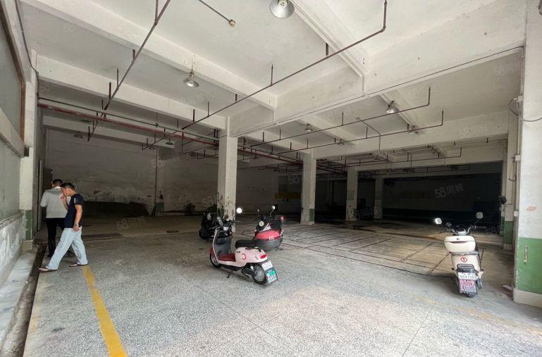 独门独院坂田1楼1000平厂房出租送300平独院原房东出租