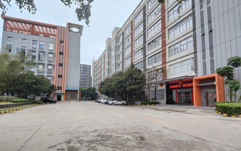 龙岗宝龙高新园区分租一二楼1500一层有地坪漆装修