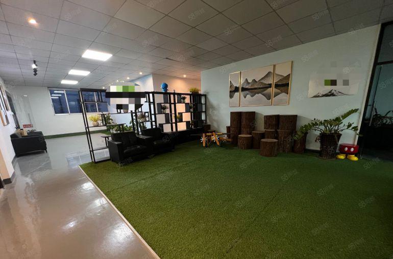 平湖辅城坳原房东实际面积厂房1200平方出租电子电商拎包入住