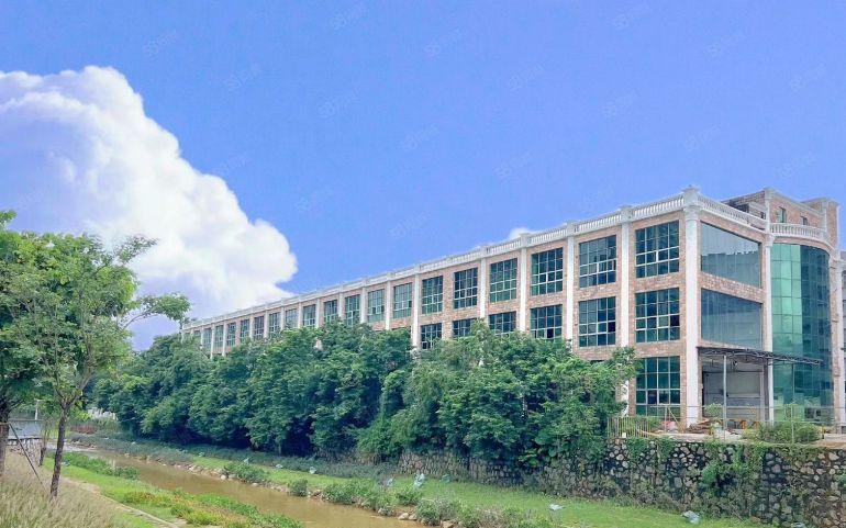 横岗永湖地铁口附近新出楼上115平2加1格局带精装修厂房出租