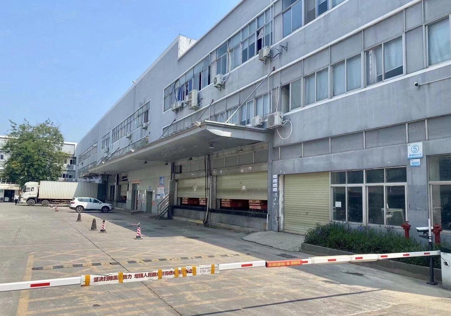 华为附近一楼2300平方，客户转租，4个门口，能装柜！