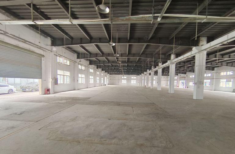 平湖华南城2000平方厂房仓库出租 层高7米带牛角行业不限