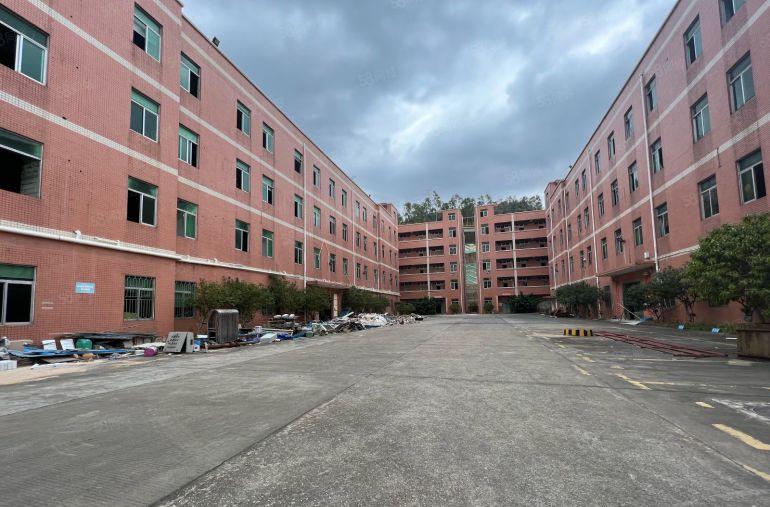 横岗大康原房东独院6800平实际面积出租，精装修空地大出租