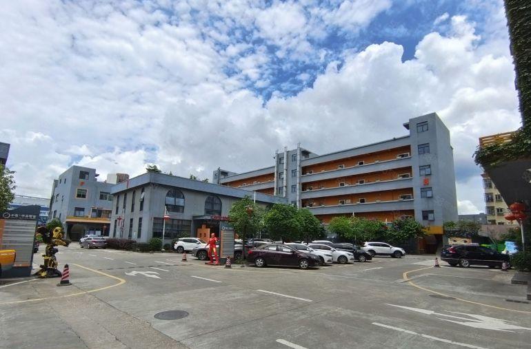 坂田岗头地铁站边大型电商园新出一套300平带精装办公厂房出租