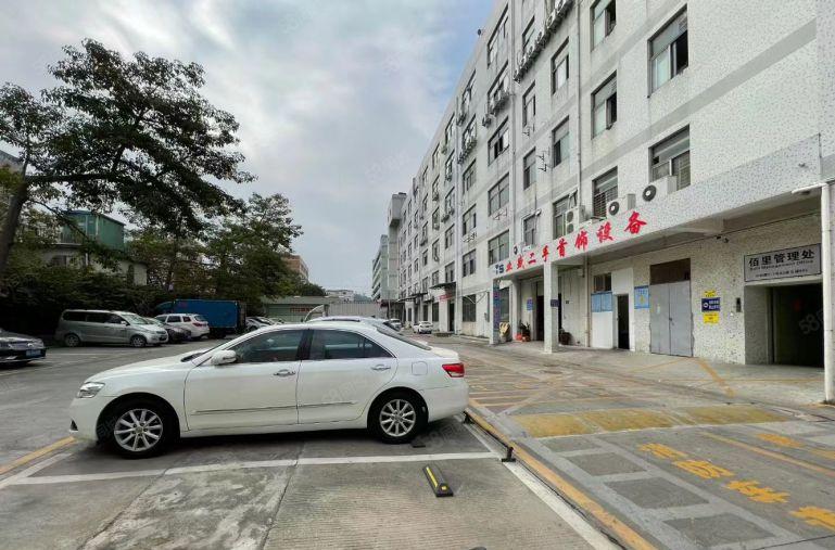 横岗六约六和路310平米现成装修珠宝厂房出租