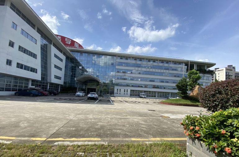 年底低价笋盘一手房东龙岗花园式工业区新出2000平厂房出租