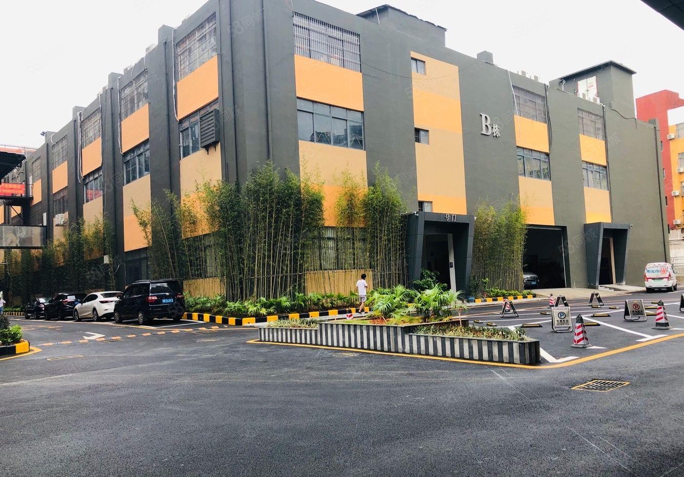 真正地铁口！六约塘坑1200平红本厂房办公室出租