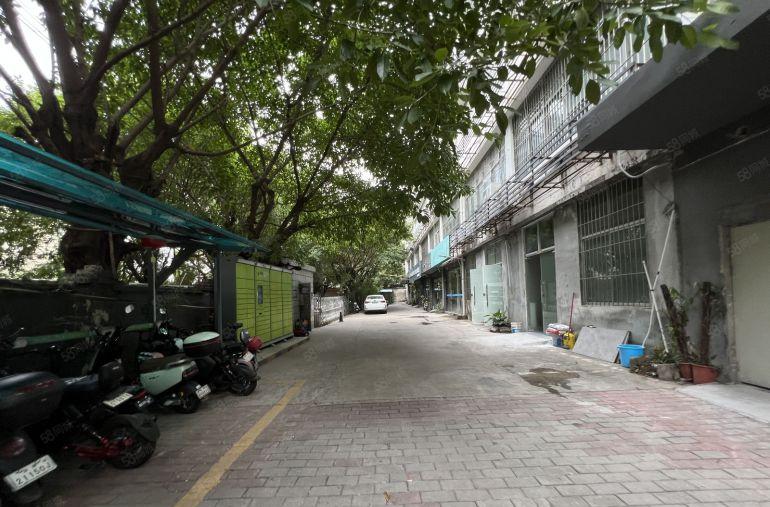 龙岗中心城地铁口一楼电商仓库380平方厂房出租原房东精装修