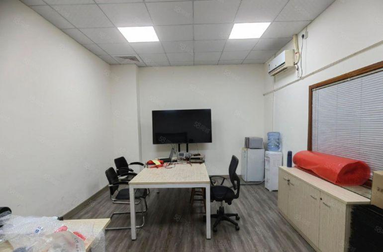 坂田杨美地铁站电商园厂房出租200平，500平仓库出租