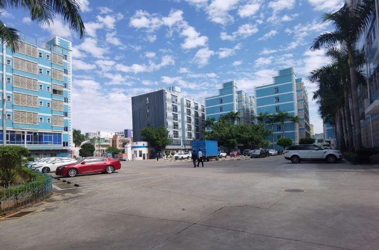 龙岗宝龙19元原房东工业园2楼整层2000平实际面积出租