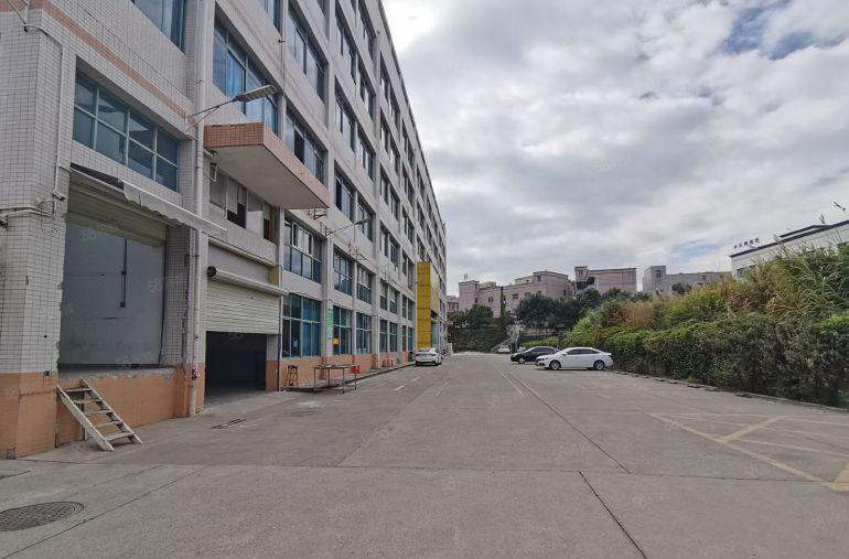 平湖华南城地铁站楼上3000平办公厂房仓库出租100平起分租