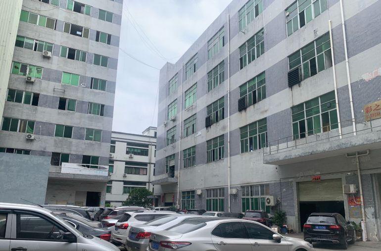 龙华大浪浪口新出楼上880平米厂房，带3吨货梯